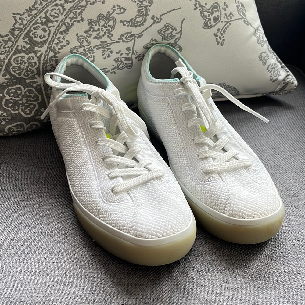 Rothys lace up sneaker size 8